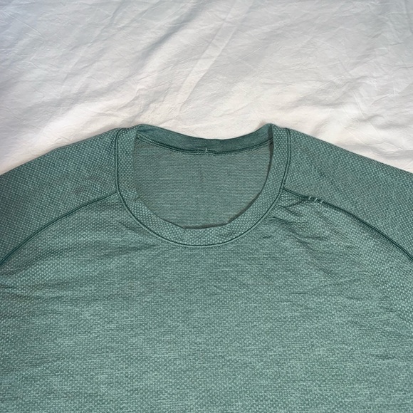 Lululemon Metal Vent Short Sleeve - Picture 2 of 4